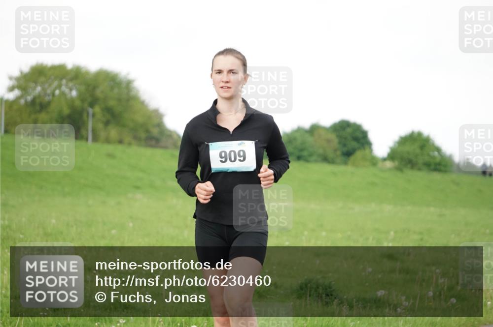 05.05.2024 - 7. Wedeler Halbmarathon Fuchs,  Jonas http://msf.ph/oto/6230460 05.05.2024 12:08:02 Laufen 909 meine-sportfotos.de