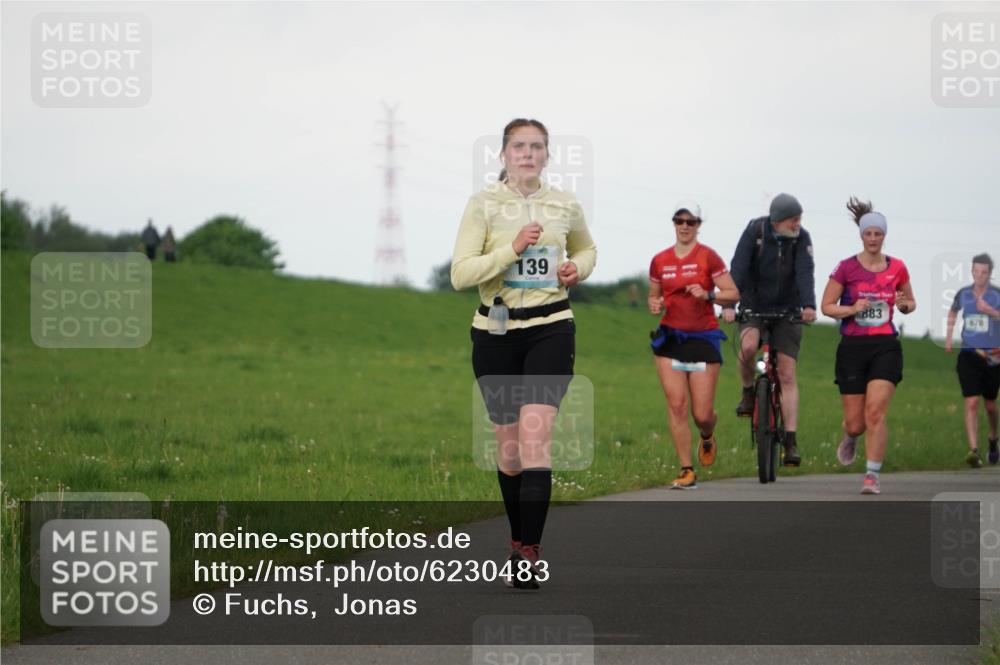 05.05.2024 - 7. Wedeler Halbmarathon Fuchs,  Jonas http://msf.ph/oto/6230483 05.05.2024 12:08:08 Laufen 139, 883, 678 meine-sportfotos.de