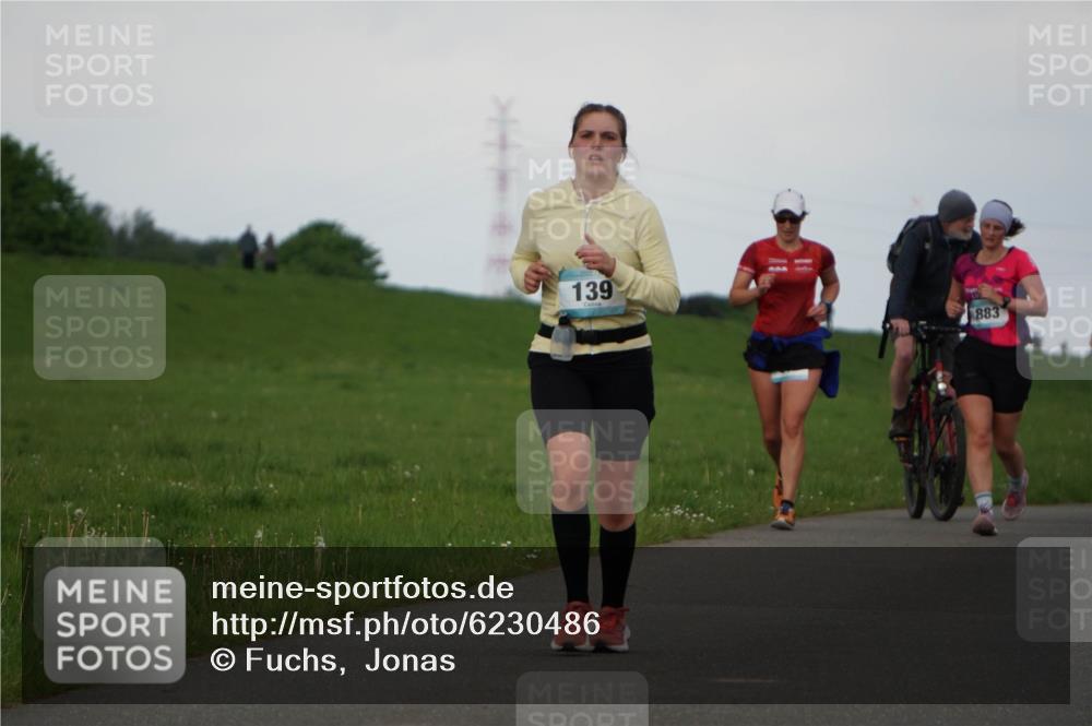 05.05.2024 - 7. Wedeler Halbmarathon Fuchs,  Jonas http://msf.ph/oto/6230486 05.05.2024 12:08:09 Laufen 139, 883 meine-sportfotos.de