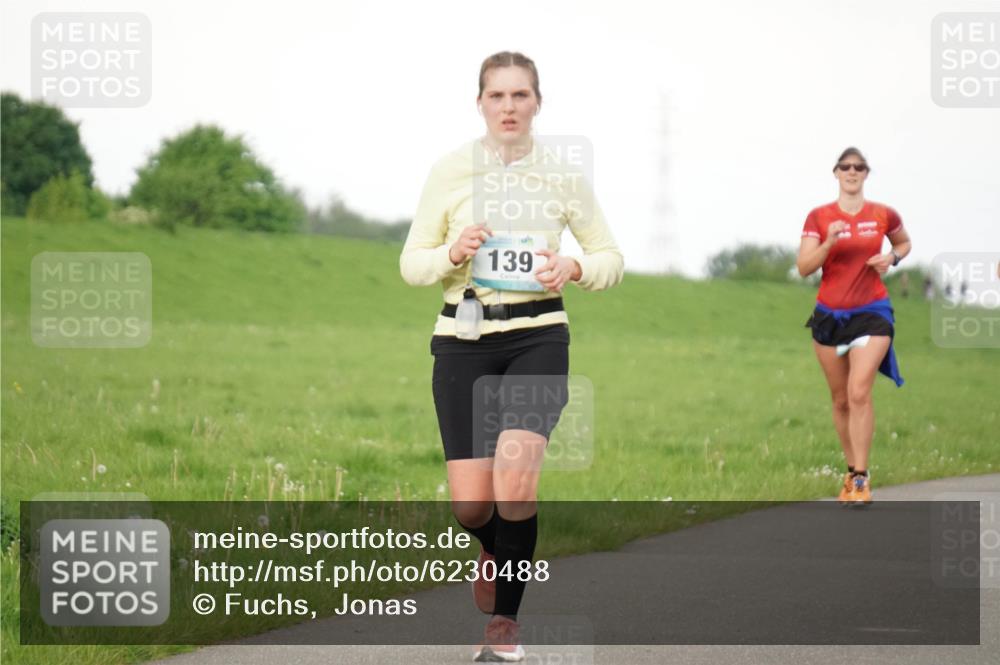 05.05.2024 - 7. Wedeler Halbmarathon Fuchs,  Jonas http://msf.ph/oto/6230488 05.05.2024 12:08:11 Laufen 139 meine-sportfotos.de