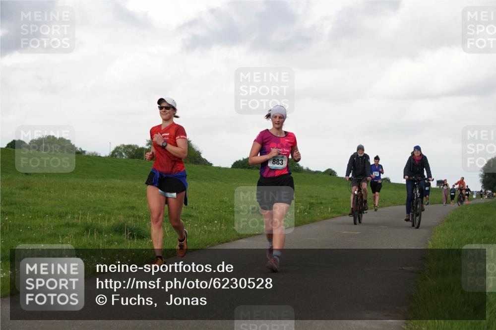 05.05.2024 - 7. Wedeler Halbmarathon Fuchs,  Jonas http://msf.ph/oto/6230528 05.05.2024 12:08:23 Laufen 883 meine-sportfotos.de