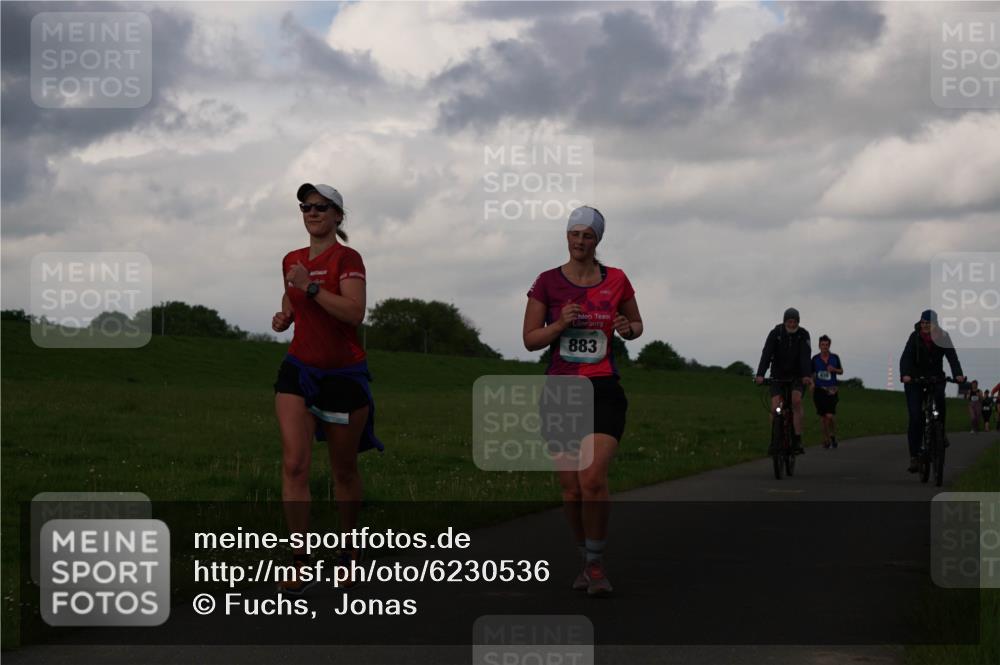 05.05.2024 - 7. Wedeler Halbmarathon Fuchs,  Jonas http://msf.ph/oto/6230536 05.05.2024 12:08:23 Laufen 883 meine-sportfotos.de