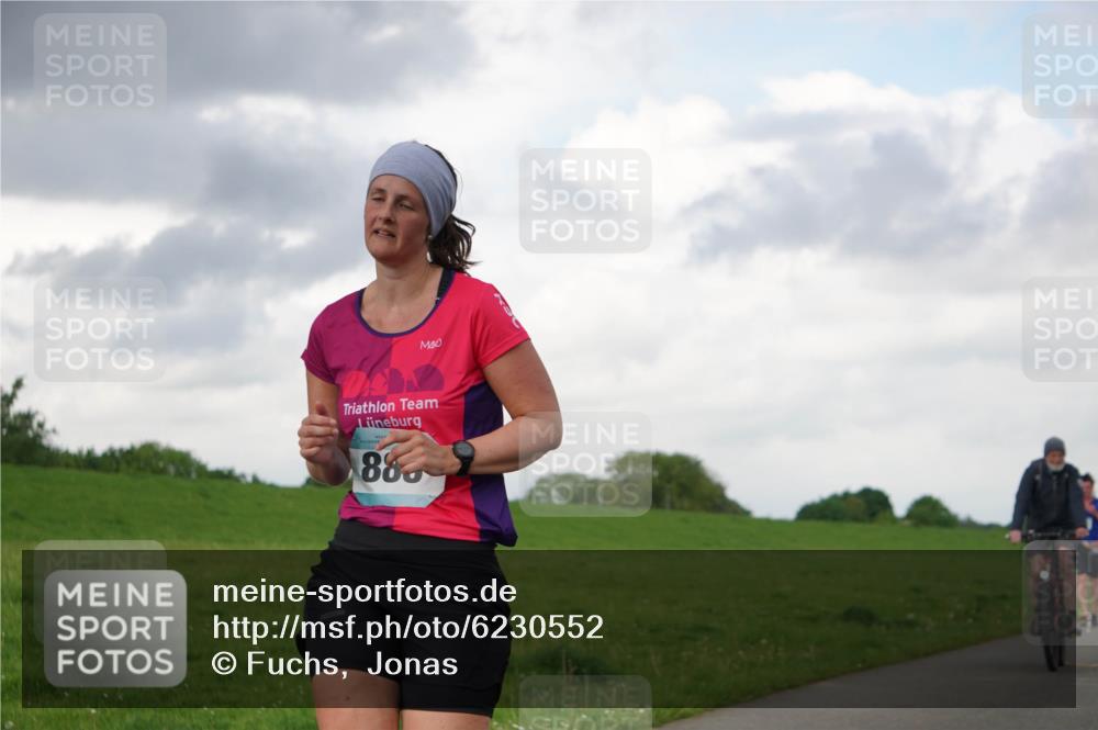 05.05.2024 - 7. Wedeler Halbmarathon Fuchs,  Jonas http://msf.ph/oto/6230552 05.05.2024 12:08:25 Laufen 885 meine-sportfotos.de