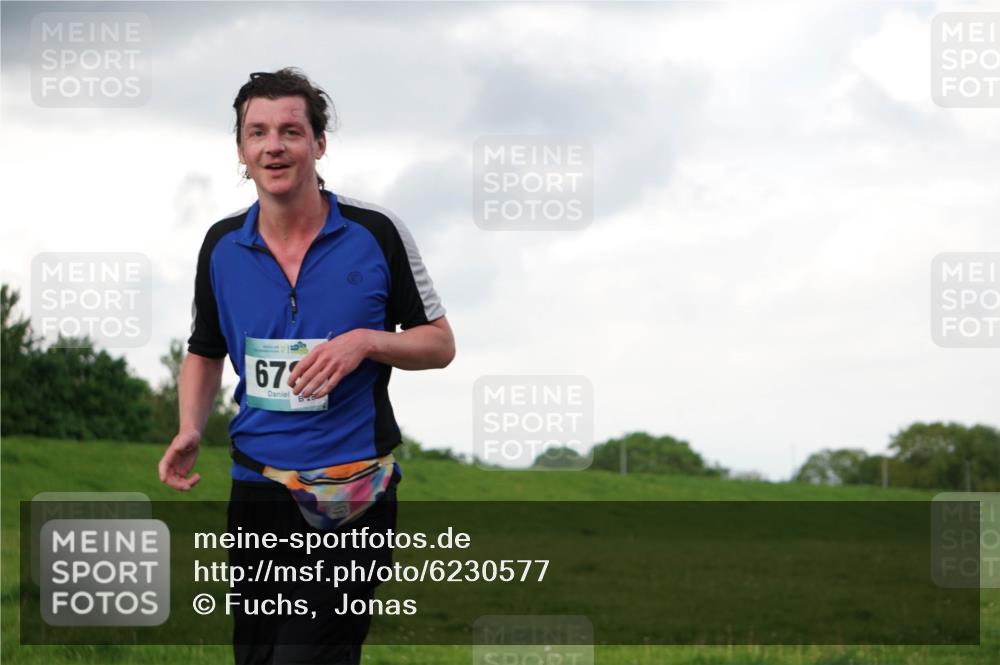 05.05.2024 - 7. Wedeler Halbmarathon Fuchs,  Jonas http://msf.ph/oto/6230577 05.05.2024 12:08:36 Laufen 67, 28 meine-sportfotos.de