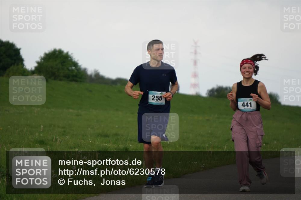 05.05.2024 - 7. Wedeler Halbmarathon Fuchs,  Jonas http://msf.ph/oto/6230578 05.05.2024 12:08:39 Laufen 255, 441 meine-sportfotos.de