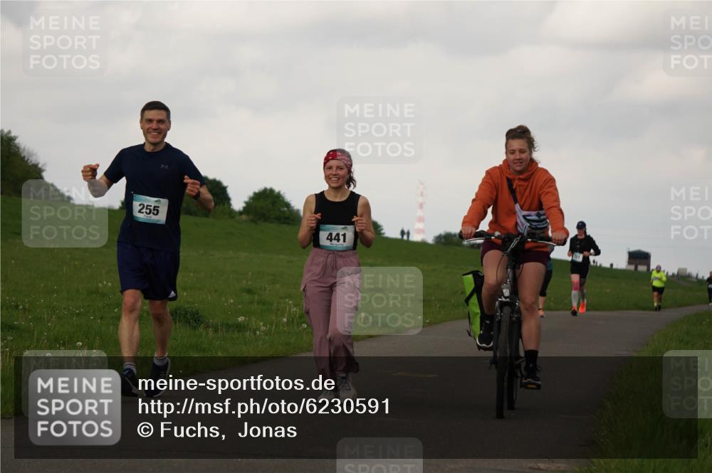 05.05.2024 - 7. Wedeler Halbmarathon Fuchs,  Jonas http://msf.ph/oto/6230591 05.05.2024 12:08:43 Laufen 255, 441 meine-sportfotos.de