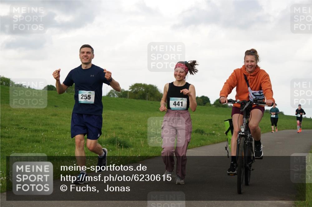 05.05.2024 - 7. Wedeler Halbmarathon Fuchs,  Jonas http://msf.ph/oto/6230615 05.05.2024 12:08:46 Laufen 255, 71, 441 meine-sportfotos.de