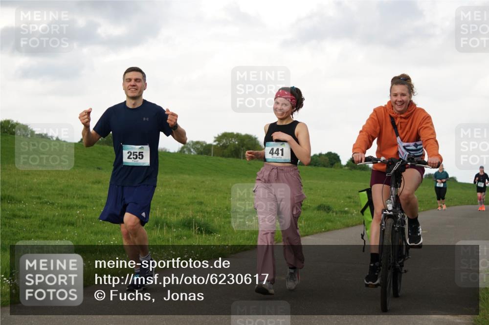 05.05.2024 - 7. Wedeler Halbmarathon Fuchs,  Jonas http://msf.ph/oto/6230617 05.05.2024 12:08:47 Laufen 255, 441 meine-sportfotos.de