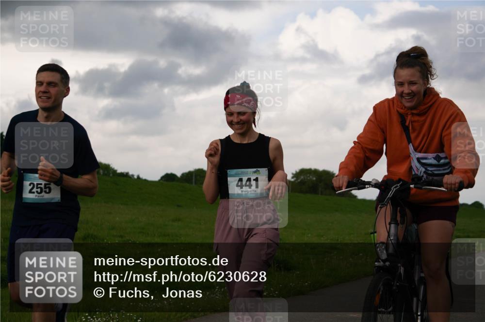 05.05.2024 - 7. Wedeler Halbmarathon Fuchs,  Jonas http://msf.ph/oto/6230628 05.05.2024 12:08:48 Laufen 255, 441 meine-sportfotos.de