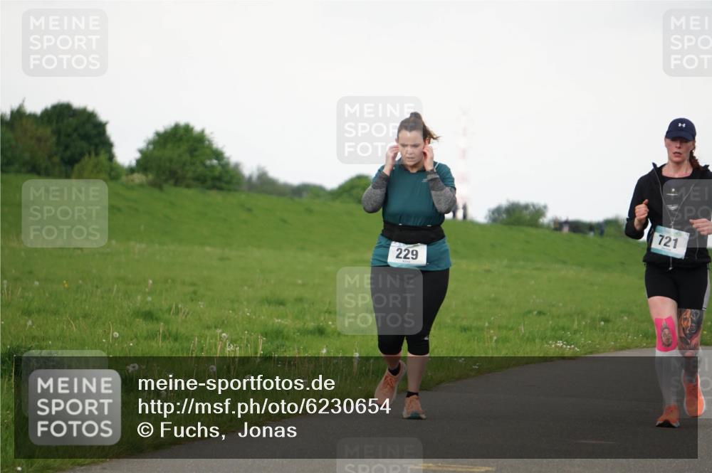 05.05.2024 - 7. Wedeler Halbmarathon Fuchs,  Jonas http://msf.ph/oto/6230654 05.05.2024 12:08:52 Laufen 229, 721 meine-sportfotos.de
