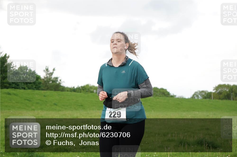 05.05.2024 - 7. Wedeler Halbmarathon Fuchs,  Jonas http://msf.ph/oto/6230706 05.05.2024 12:09:00 Laufen 229 meine-sportfotos.de