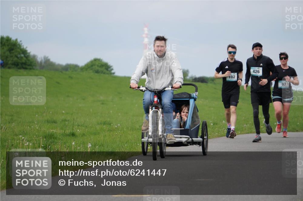 05.05.2024 - 7. Wedeler Halbmarathon Fuchs,  Jonas http://msf.ph/oto/6241447 05.05.2024 11:58:16 Laufen 102, 426, 97 meine-sportfotos.de