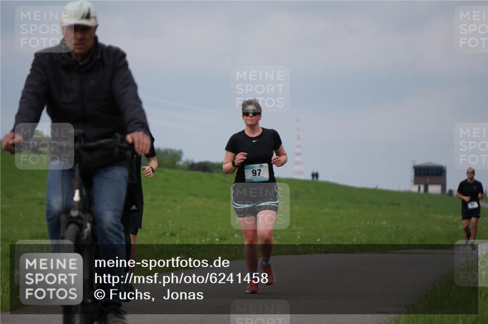 05.05.2024 - 7. Wedeler Halbmarathon Fuchs,  Jonas http://msf.ph/oto/6241458 05.05.2024 11:58:22 Laufen 97 meine-sportfotos.de