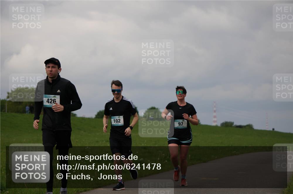 05.05.2024 - 7. Wedeler Halbmarathon Fuchs,  Jonas http://msf.ph/oto/6241478 05.05.2024 11:58:28 Laufen 426, 102, 97 meine-sportfotos.de