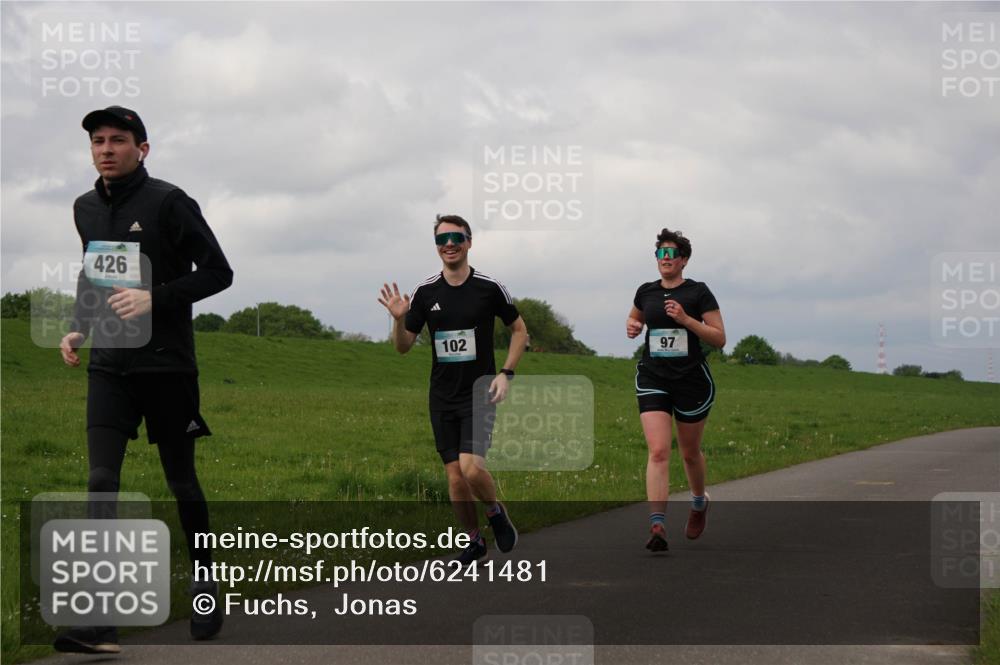 05.05.2024 - 7. Wedeler Halbmarathon Fuchs,  Jonas http://msf.ph/oto/6241481 05.05.2024 11:58:30 Laufen 426, 102, 97 meine-sportfotos.de