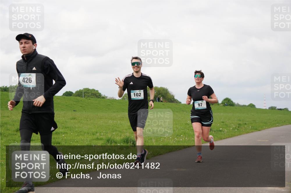 05.05.2024 - 7. Wedeler Halbmarathon Fuchs,  Jonas http://msf.ph/oto/6241482 05.05.2024 11:58:31 Laufen 426, 102, 97 meine-sportfotos.de