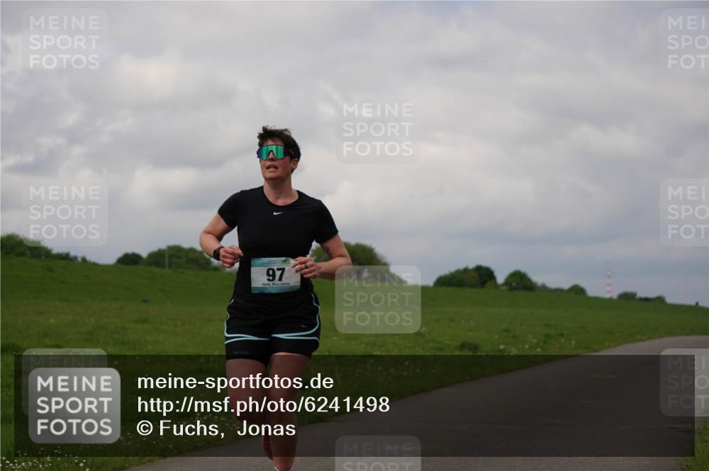 05.05.2024 - 7. Wedeler Halbmarathon Fuchs,  Jonas http://msf.ph/oto/6241498 05.05.2024 11:58:32 Laufen 97 meine-sportfotos.de