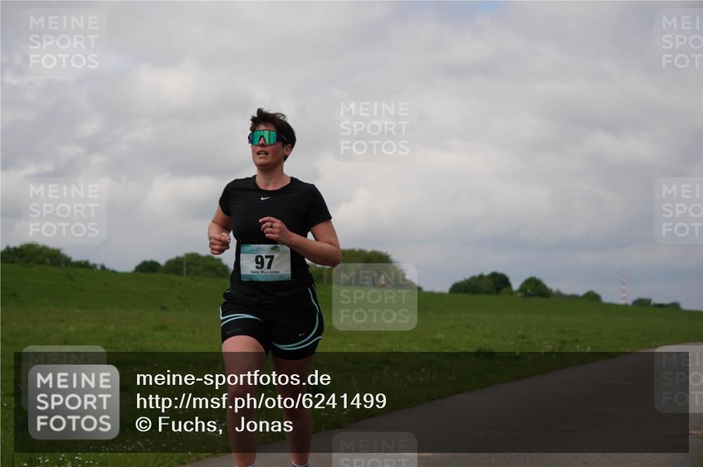 05.05.2024 - 7. Wedeler Halbmarathon Fuchs,  Jonas http://msf.ph/oto/6241499 05.05.2024 11:58:33 Laufen 97 meine-sportfotos.de