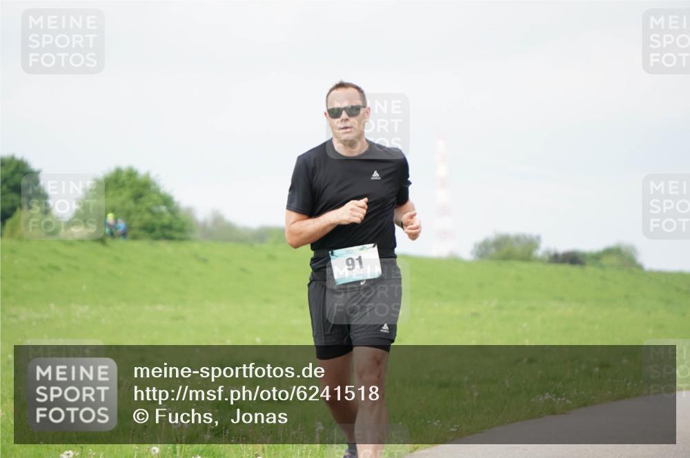05.05.2024 - 7. Wedeler Halbmarathon Fuchs,  Jonas http://msf.ph/oto/6241518 05.05.2024 11:58:49 Laufen 91 meine-sportfotos.de