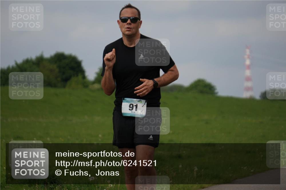 05.05.2024 - 7. Wedeler Halbmarathon Fuchs,  Jonas http://msf.ph/oto/6241521 05.05.2024 11:58:51 Laufen 91 meine-sportfotos.de