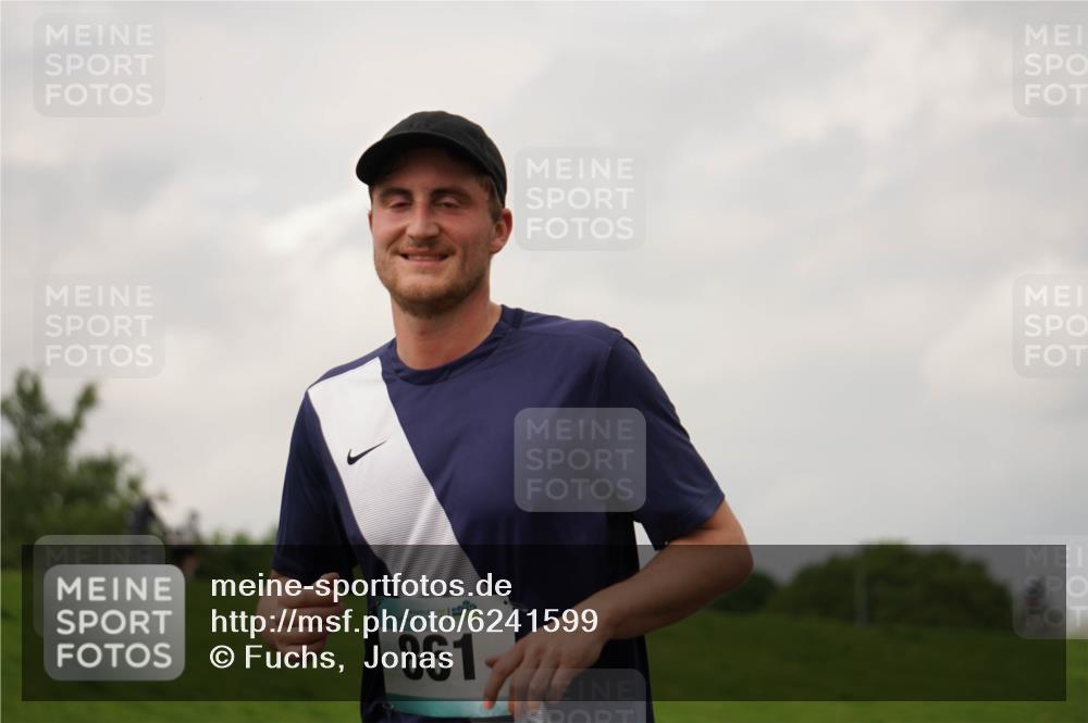 05.05.2024 - 7. Wedeler Halbmarathon Fuchs,  Jonas http://msf.ph/oto/6241599 05.05.2024 11:59:18 Laufen 861 meine-sportfotos.de