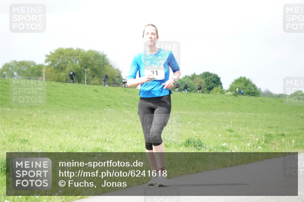 05.05.2024 - 7. Wedeler Halbmarathon Fuchs,  Jonas http://msf.ph/oto/6241618 05.05.2024 11:59:39 Laufen 31 meine-sportfotos.de