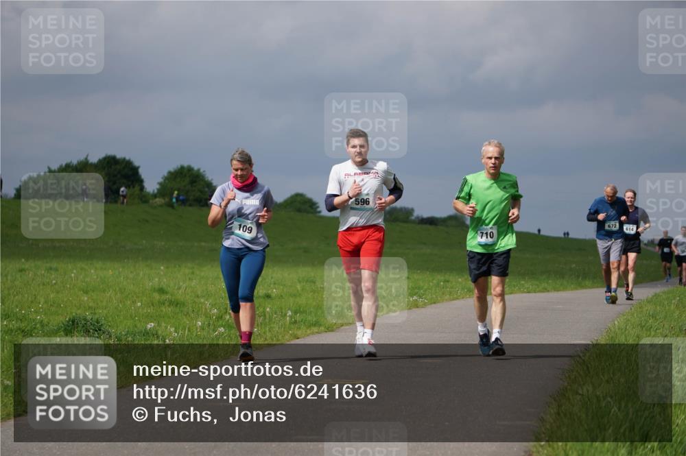 05.05.2024 - 7. Wedeler Halbmarathon Fuchs,  Jonas http://msf.ph/oto/6241636 05.05.2024 11:59:52 Laufen 109, 596, 672, 614, 710 meine-sportfotos.de