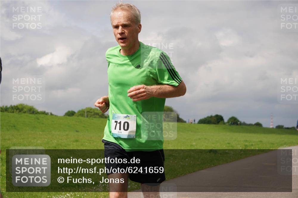 05.05.2024 - 7. Wedeler Halbmarathon Fuchs,  Jonas http://msf.ph/oto/6241659 05.05.2024 12:00:01 Laufen 710 meine-sportfotos.de