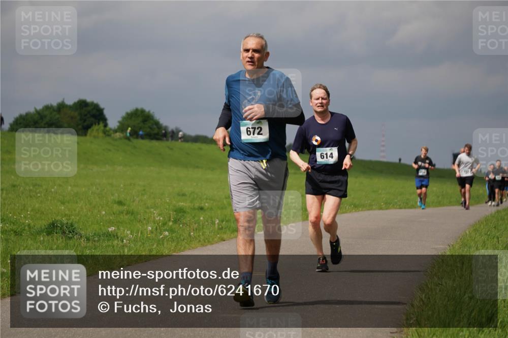 05.05.2024 - 7. Wedeler Halbmarathon Fuchs,  Jonas http://msf.ph/oto/6241670 05.05.2024 12:00:05 Laufen 672, 614 meine-sportfotos.de