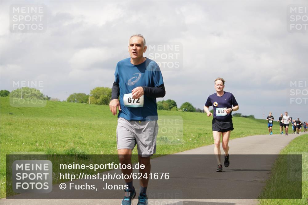 05.05.2024 - 7. Wedeler Halbmarathon Fuchs,  Jonas http://msf.ph/oto/6241676 05.05.2024 12:00:08 Laufen 672, 614 meine-sportfotos.de