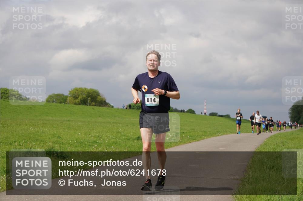 05.05.2024 - 7. Wedeler Halbmarathon Fuchs,  Jonas http://msf.ph/oto/6241678 05.05.2024 12:00:10 Laufen 614 meine-sportfotos.de