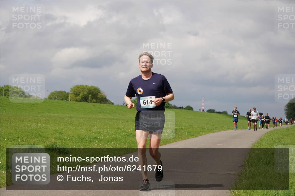 05.05.2024 - 7. Wedeler Halbmarathon Fuchs,  Jonas http://msf.ph/oto/6241679 05.05.2024 12:00:11 Laufen 614 meine-sportfotos.de