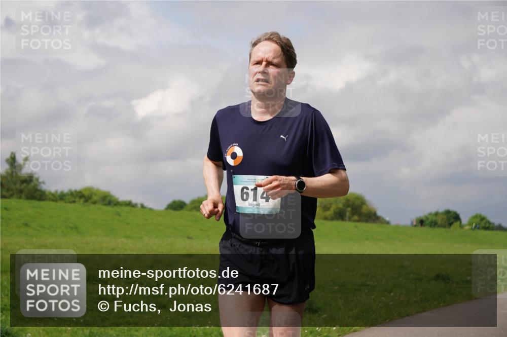 05.05.2024 - 7. Wedeler Halbmarathon Fuchs,  Jonas http://msf.ph/oto/6241687 05.05.2024 12:00:13 Laufen 614 meine-sportfotos.de