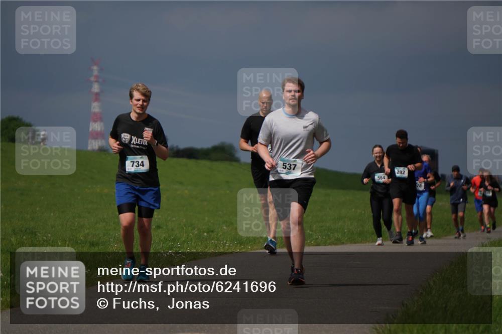 05.05.2024 - 7. Wedeler Halbmarathon Fuchs,  Jonas http://msf.ph/oto/6241696 05.05.2024 12:00:17 Laufen 734, 537, 292, 554, 78 meine-sportfotos.de