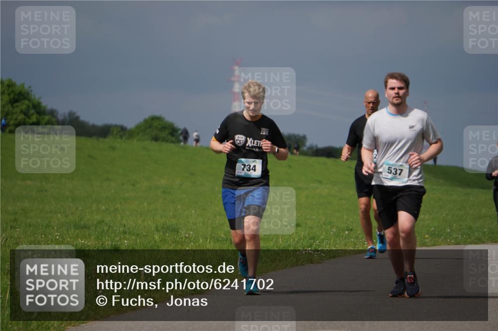 05.05.2024 - 7. Wedeler Halbmarathon Fuchs,  Jonas http://msf.ph/oto/6241702 05.05.2024 12:00:19 Laufen 1057, 2018, 734, 537 meine-sportfotos.de