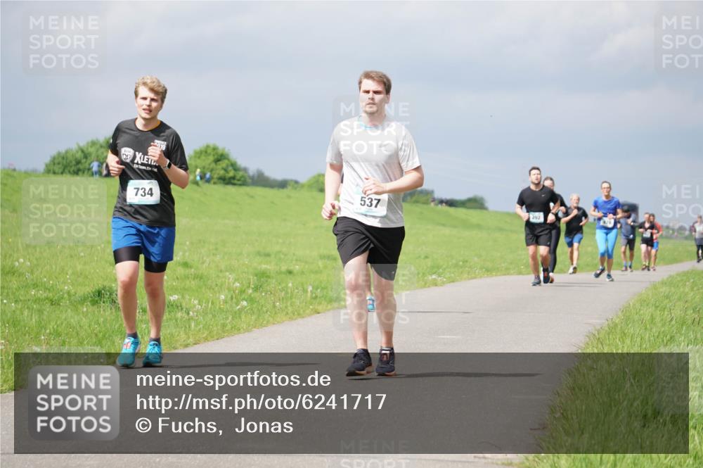 05.05.2024 - 7. Wedeler Halbmarathon Fuchs,  Jonas http://msf.ph/oto/6241717 05.05.2024 12:00:24 Laufen 057, 19, 537, 734, 292 meine-sportfotos.de
