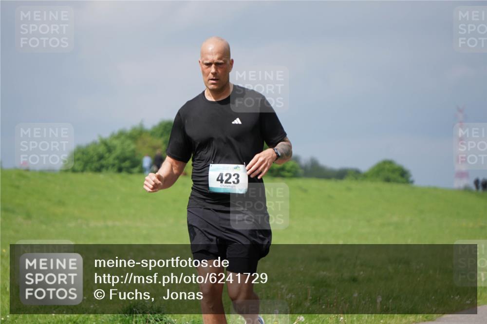 05.05.2024 - 7. Wedeler Halbmarathon Fuchs,  Jonas http://msf.ph/oto/6241729 05.05.2024 12:00:29 Laufen 423, 14 meine-sportfotos.de