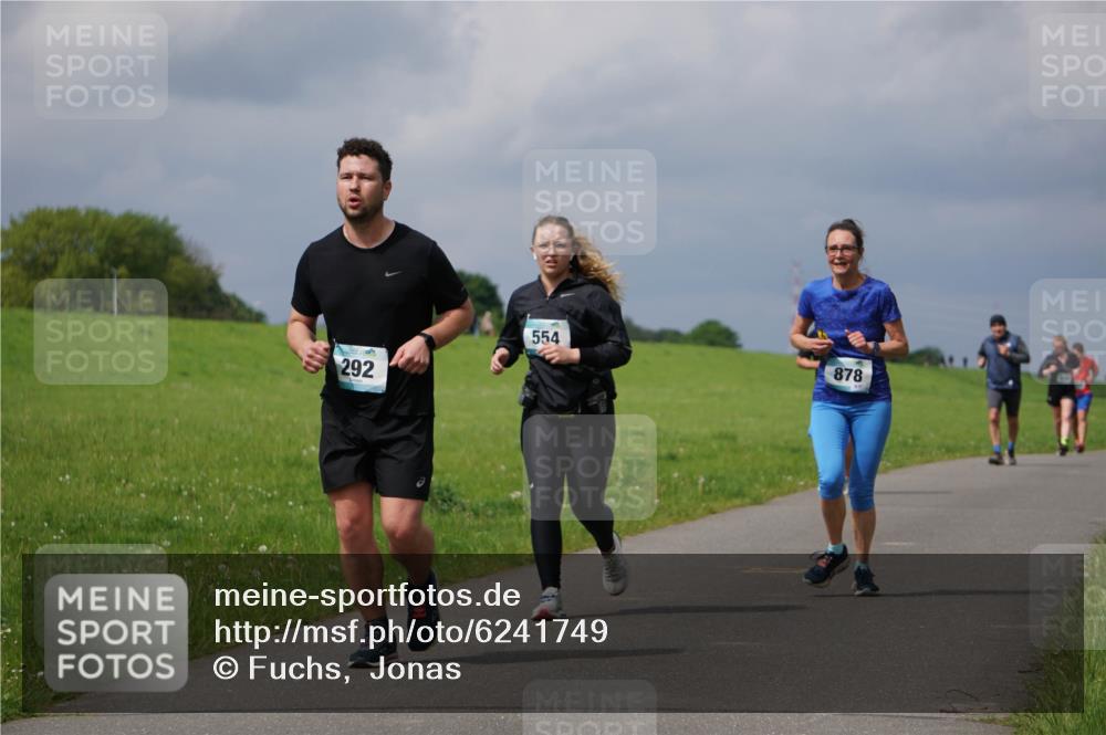05.05.2024 - 7. Wedeler Halbmarathon Fuchs,  Jonas http://msf.ph/oto/6241749 05.05.2024 12:00:36 Laufen 554, 878, 292 meine-sportfotos.de