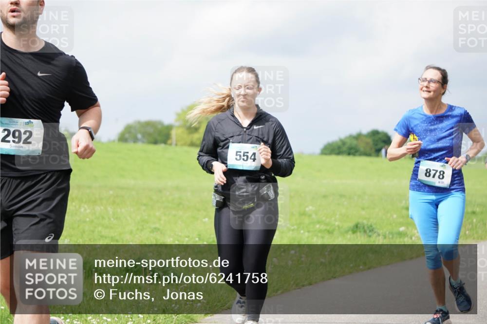 05.05.2024 - 7. Wedeler Halbmarathon Fuchs,  Jonas http://msf.ph/oto/6241758 05.05.2024 12:00:39 Laufen 756, 292, 554, 878, 57 meine-sportfotos.de