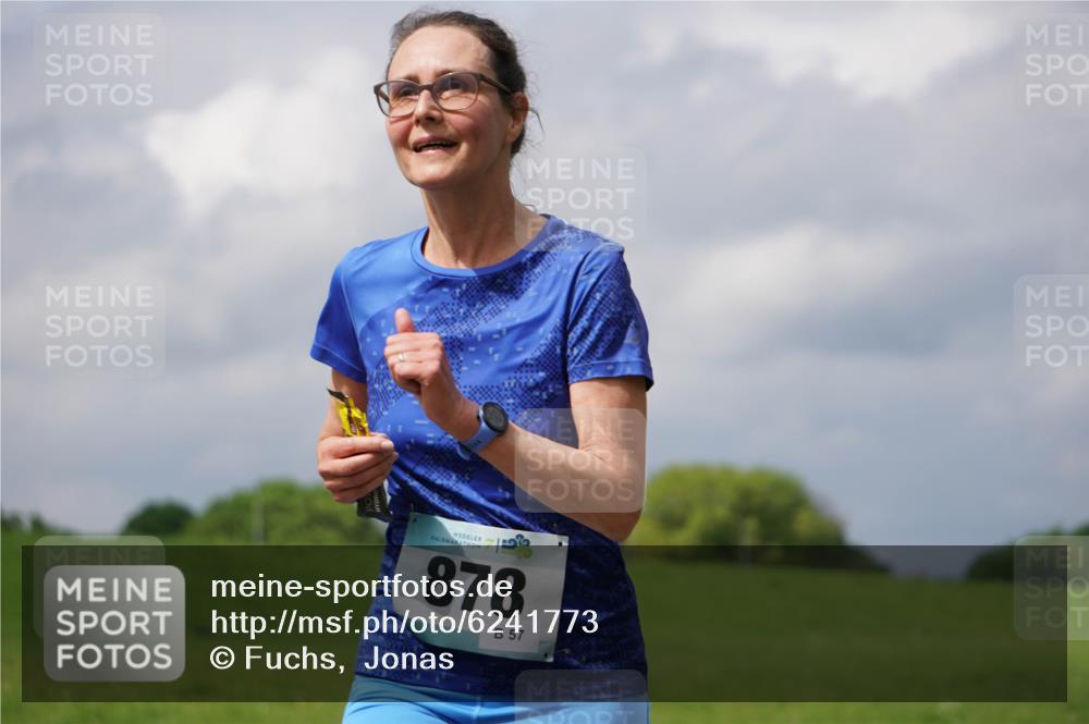 05.05.2024 - 7. Wedeler Halbmarathon Fuchs,  Jonas http://msf.ph/oto/6241773 05.05.2024 12:00:41 Laufen 878, 57 meine-sportfotos.de