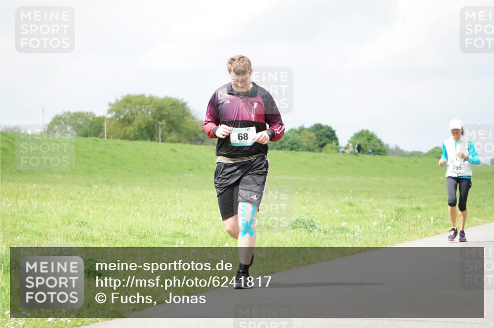 05.05.2024 - 7. Wedeler Halbmarathon Fuchs,  Jonas http://msf.ph/oto/6241817 05.05.2024 12:01:13 Laufen 68, 595 meine-sportfotos.de