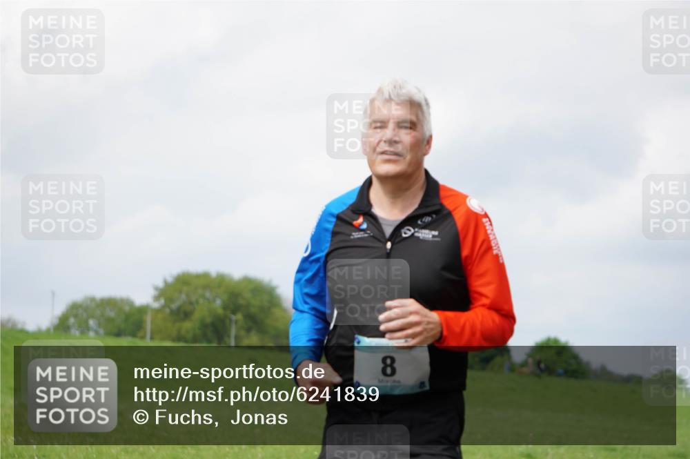 05.05.2024 - 7. Wedeler Halbmarathon Fuchs,  Jonas http://msf.ph/oto/6241839 05.05.2024 12:01:22 Laufen 8 meine-sportfotos.de