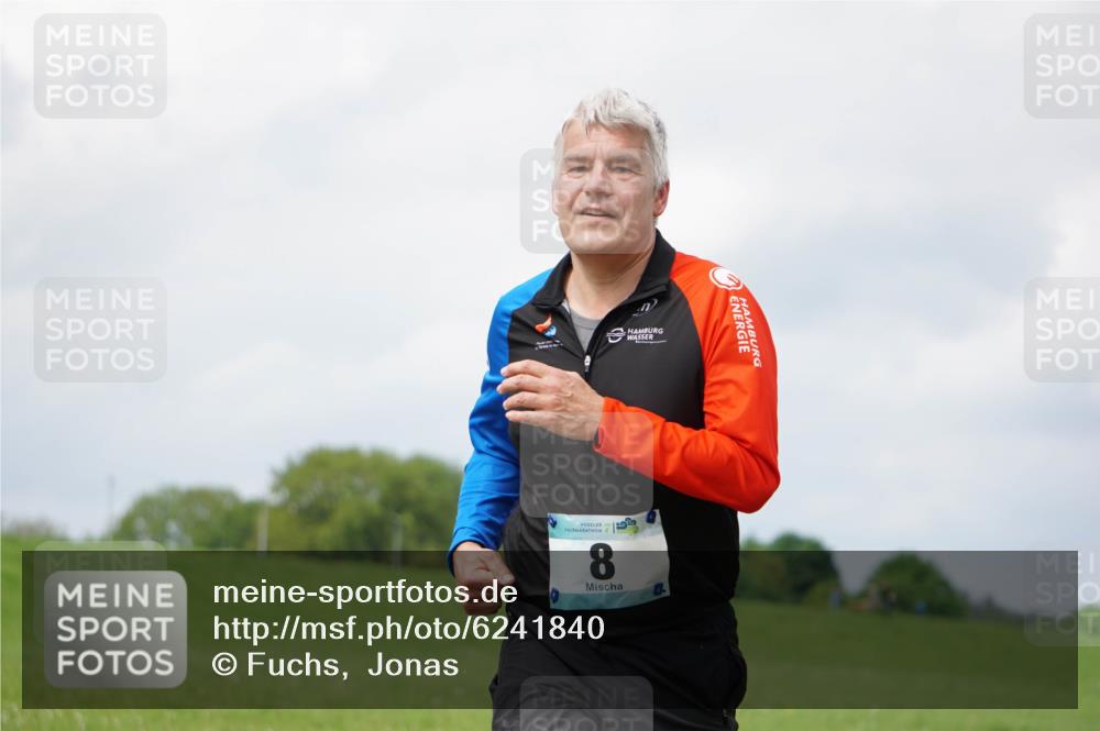05.05.2024 - 7. Wedeler Halbmarathon Fuchs,  Jonas http://msf.ph/oto/6241840 05.05.2024 12:01:22 Laufen 8 meine-sportfotos.de