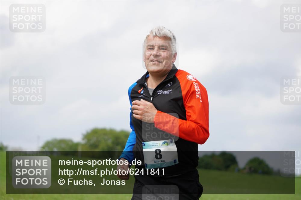 05.05.2024 - 7. Wedeler Halbmarathon Fuchs,  Jonas http://msf.ph/oto/6241841 05.05.2024 12:01:23 Laufen 8 meine-sportfotos.de
