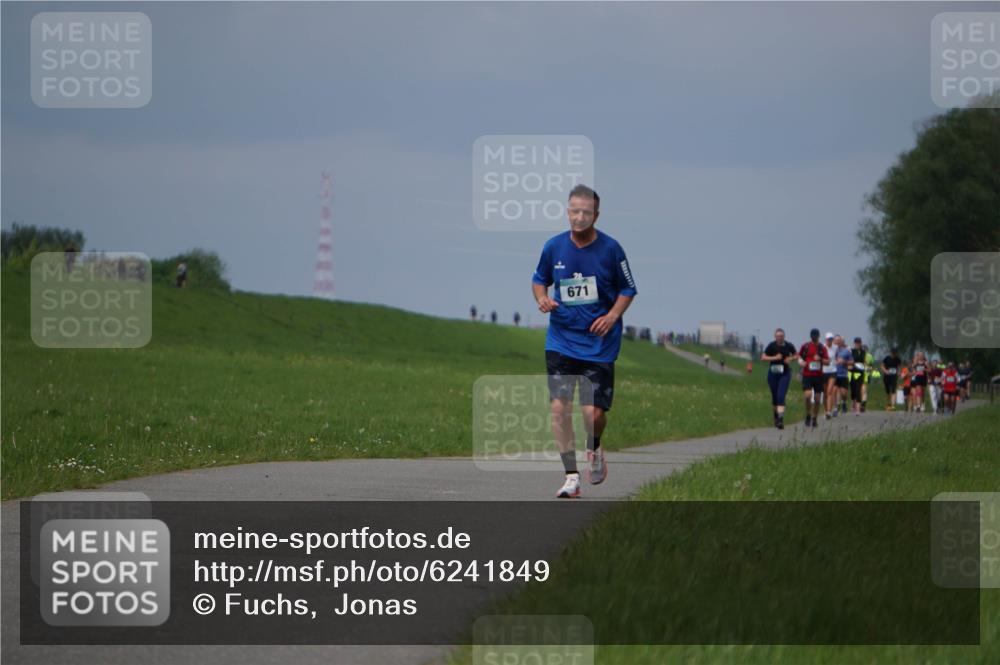 05.05.2024 - 7. Wedeler Halbmarathon Fuchs,  Jonas http://msf.ph/oto/6241849 05.05.2024 12:01:27 Laufen 671 meine-sportfotos.de