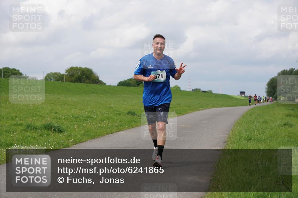 05.05.2024 - 7. Wedeler Halbmarathon Fuchs,  Jonas http://msf.ph/oto/6241865 05.05.2024 12:01:41 Laufen 671 meine-sportfotos.de