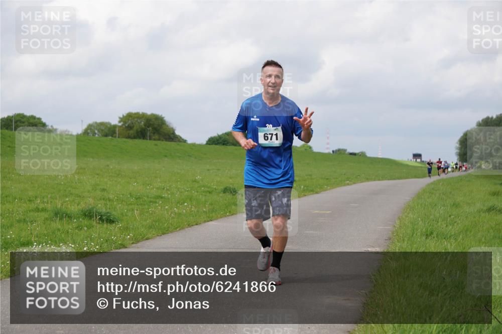 05.05.2024 - 7. Wedeler Halbmarathon Fuchs,  Jonas http://msf.ph/oto/6241866 05.05.2024 12:01:42 Laufen 671 meine-sportfotos.de