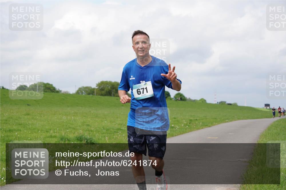 05.05.2024 - 7. Wedeler Halbmarathon Fuchs,  Jonas http://msf.ph/oto/6241874 05.05.2024 12:01:42 Laufen 20, 671 meine-sportfotos.de