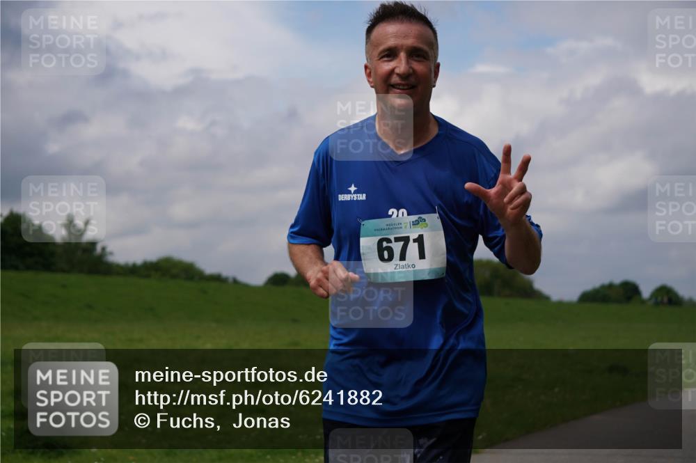 05.05.2024 - 7. Wedeler Halbmarathon Fuchs,  Jonas http://msf.ph/oto/6241882 05.05.2024 12:01:43 Laufen 671 meine-sportfotos.de