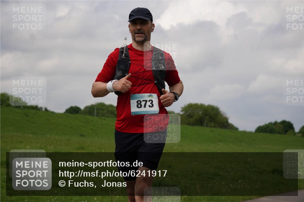 05.05.2024 - 7. Wedeler Halbmarathon Fuchs,  Jonas http://msf.ph/oto/6241917 05.05.2024 12:02:21 Laufen 873 meine-sportfotos.de